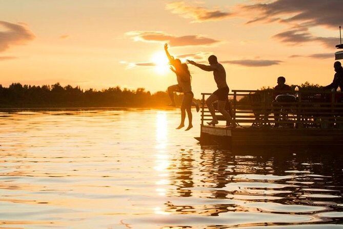 Private Traditional Lakeside Sauna with Midnight Sun - Quick highlights