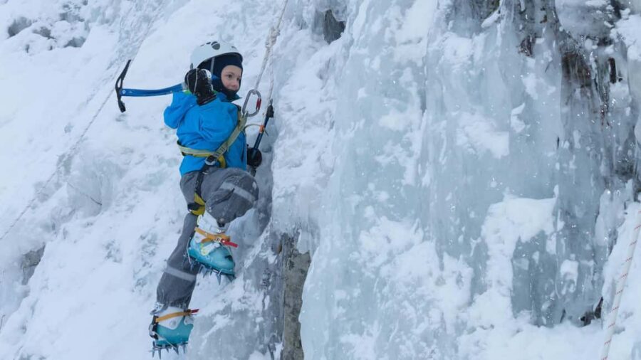 Pyhätunturi: Kid's Ice Climbing Adventure in Finnish Lapland - The 2.5-Hour Flow: From Camp Kitchen & Bar to the Ice Wall