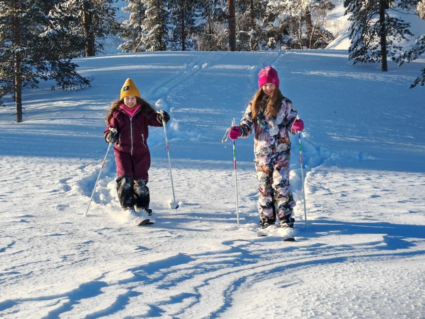 Pyhätunturi: Try Wilderness Skiing in Finnish Lapland - The 2.5-hour flow: from warm drinks to guided forest time