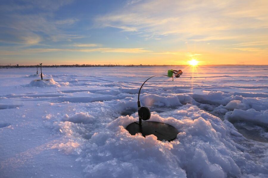 Rovaniemi: Arctic Circle Ice Fishing Experience - Campfire Hot Juice and Sausages: The Frozen-Lake Break That Makes the Tour