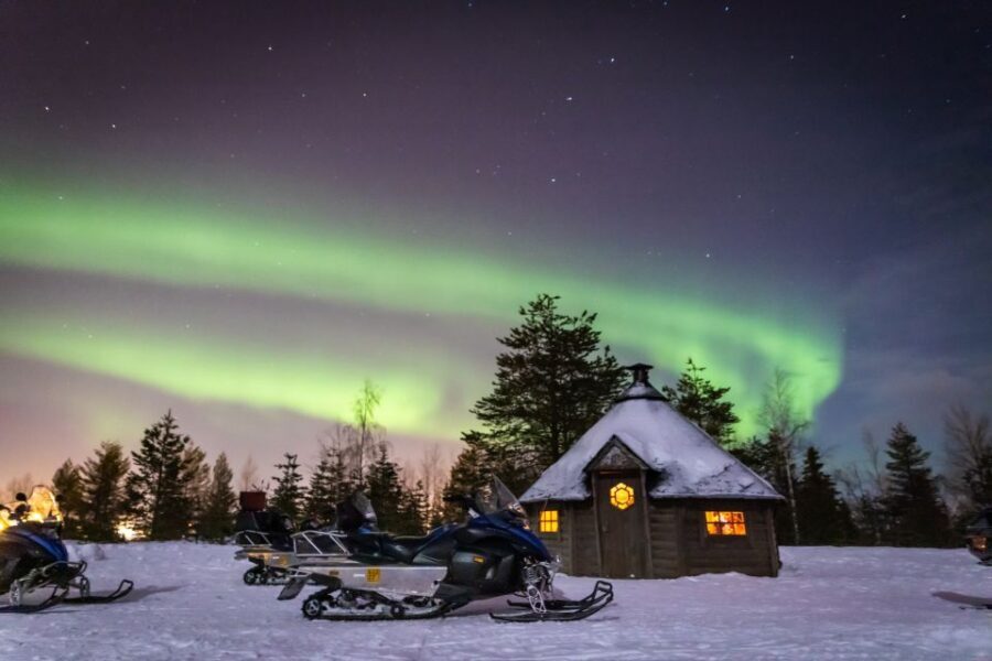 Rovaniemi: Aurora Borealis Snowmobile Safari with Campfire - Campfire Break: Hot Juice, Cookies, and Warming Your Hands the Right Way