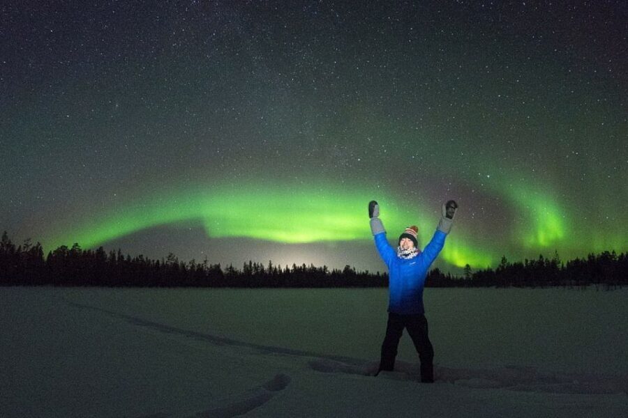 Rovaniemi: Aurora Borealis Tour - Leaving Town Behind: Hotel Pickup Into Lapland Night