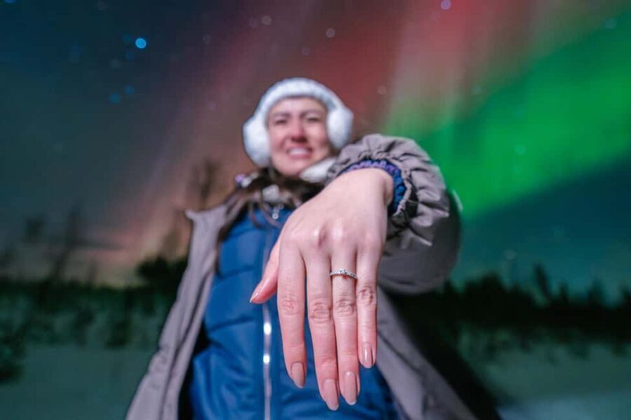Rovaniemi: Aurora Hunt with Money-Back Guarantee and Photo - Rovaniemi aurora hunting, with a real plan for photos