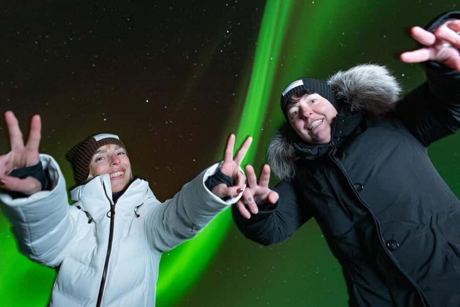 Rovaniemi: Aurora Hunt with Money-Back Guarantee and Photo - Pickup in Rovaniemi and the van rides that matter