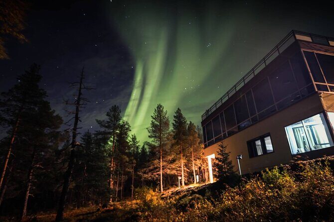 Rovaniemi AURORA PASS: 3-5 Days Unlimited Northern Lights chasing Pass - Pickup, timing, and the small group advantage (max 8)
