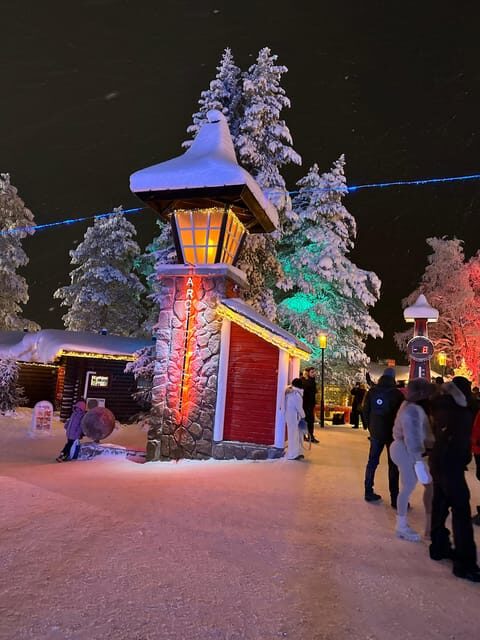 Rovaniemi: Guided Tour of Santa Claus Village - Snowman World plus mini safaris that fit your schedule