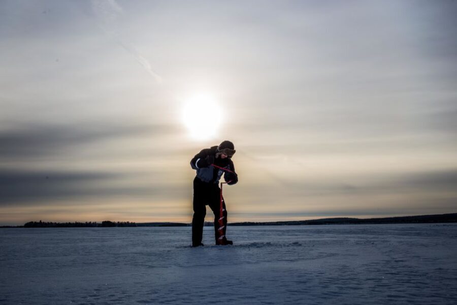 Rovaniemi: Ice Fishing on a Frozen Lake with BBQ and Photos - Photo Time on the Ice: Getting Shots Without Losing the Experience