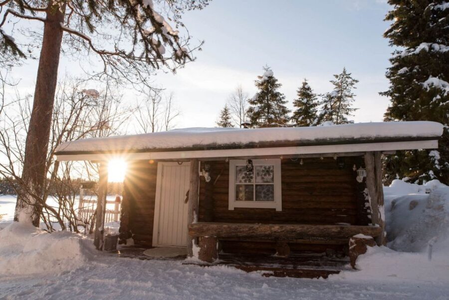 Rovaniemi: Lappish Evening Experience with Dinner - The Open-Fire Blazed Salmon Dinner in a Wooden Cottage