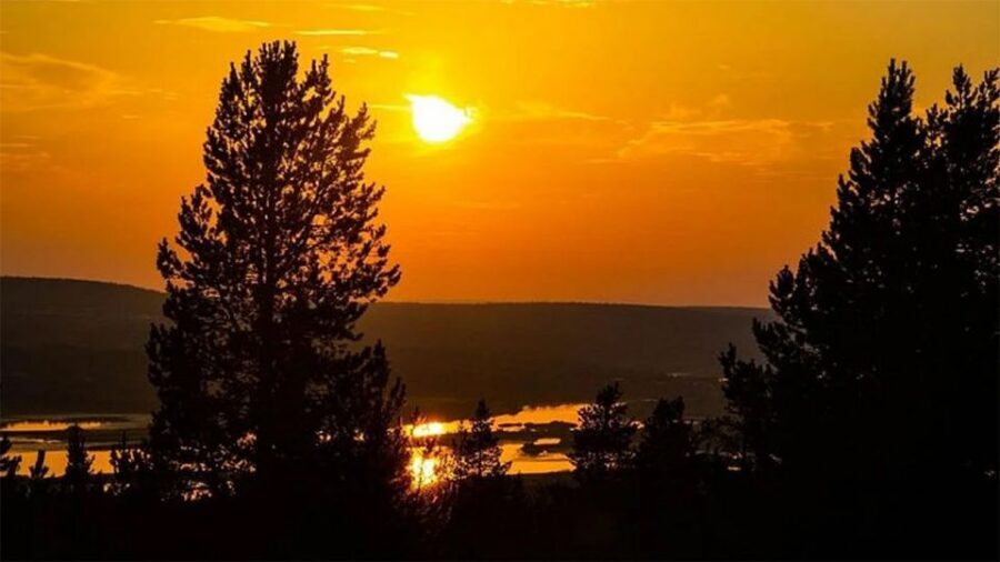Rovaniemi: Midnight Sun, ATV Ride During The Golden Hour - Gingerbread Break With Blueberry Juice and Views