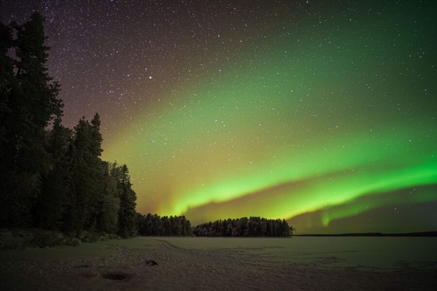 Rovaniemi: Night Sky lappish Barbecue - Getting to the aurora zone: a 20–50 km minivan ride