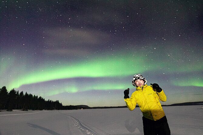 Rovaniemi: Northern Lights Pro Guaranteed - Unlimited (PRIVATE) - Crossing Borders for Darkness: Why Extra Driving Can Help