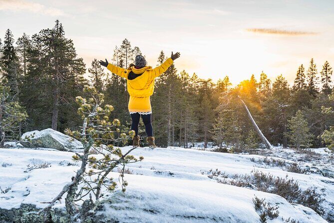 Rovaniemi photography tour - Stop 2: Arktikum by the frozen river for sharper winter scenery shots