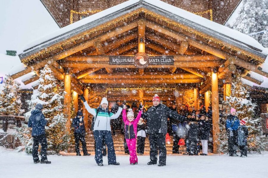 Rovaniemi: Private Pro Photoshoot in Santa Claus Village - Your Edited Photos: Delivery Timing and How to Use Them