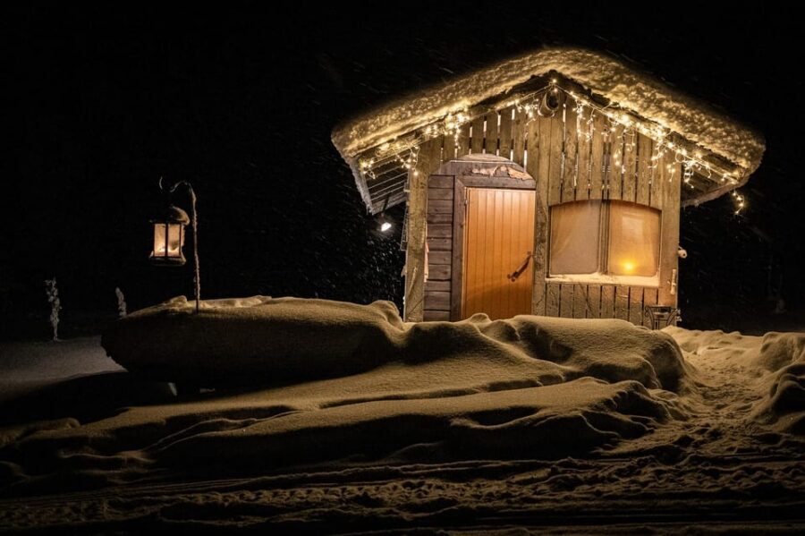 Rovaniemi: Private Sauna and Ice Swimming Tour with Snacks - How the Sauna Session Works Before the Cold Plunge