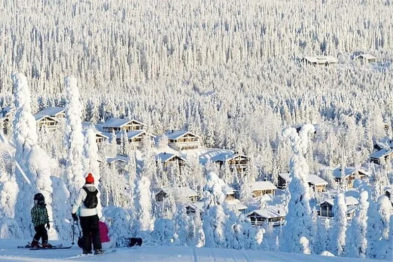 Rovaniemi: Slalom and Alpine Skiing - Winter clothes, ski equipment, and staying warm without overthinking it