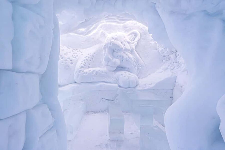 Rovaniemi: Snowman World Entrance Ticket - The Snow Labyrinth and Ice Sculpture Walls: Where Photos Happen