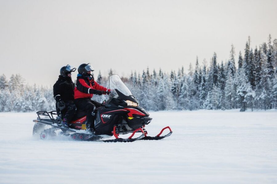 Rovaniemi: Snowmobile Safari in the Arctic Circle - Getting to the start: Santa Claus Village vs. the city office