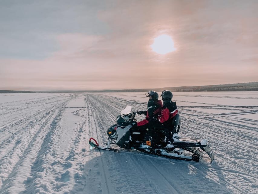 Rovaniemi: Snowmobile Sprint Safari - Safety Briefing Before You Start Driving