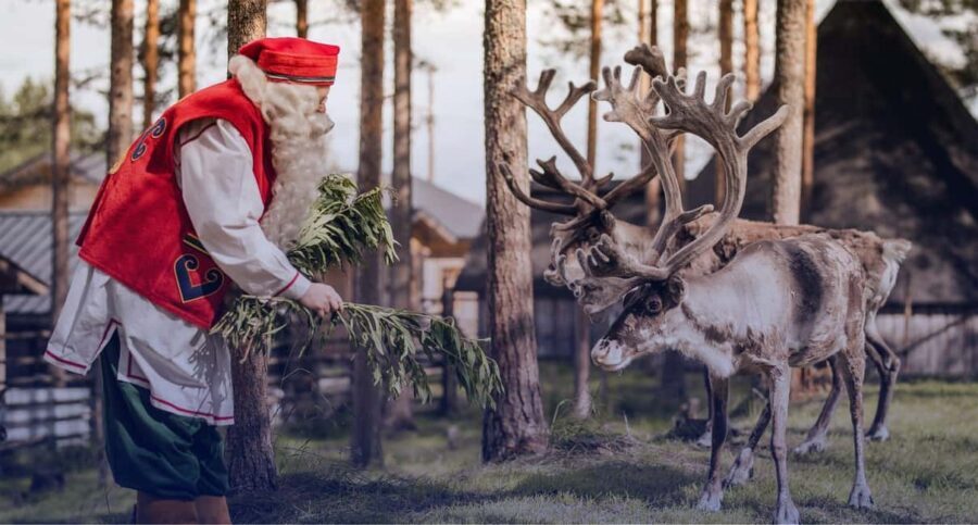 Rovaniemi: Tour to Santa Claus Village with Hotel Transfer - Shopping with Free Time: Handcrafted Gifts and Finnish Design You Can Pick Your Way