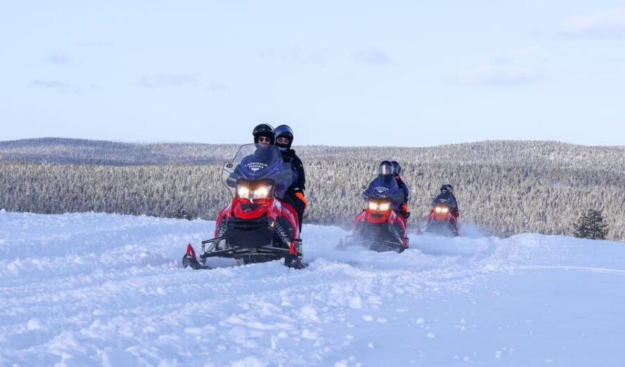 Saariselkä: Ice Fishing Safari by Snowmobile - Lapponia Tours Safari House: gear up in Saariselkä