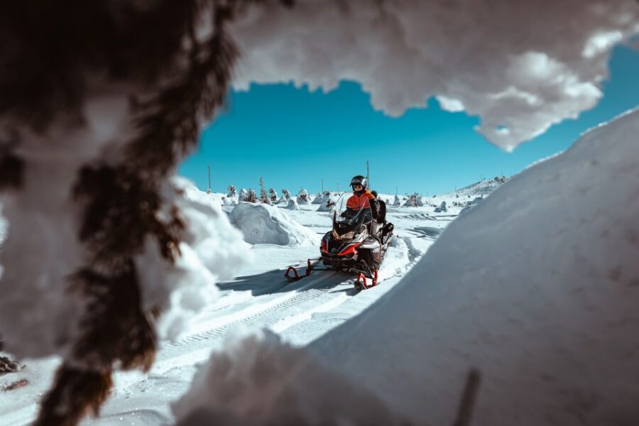 Saariselkä: Snowmobile Adventure for Adults - Hot drinks, quiet pauses, and why the breaks are part of the value