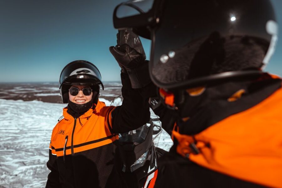 Saariselkä: Snowmobile Adventure for Adults - How many people per snowmobile, and why the group setup matters