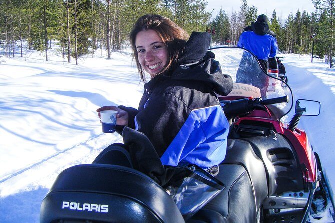 Snowmobile Safari in the Nature - Morning start - Transport and small-group value: more comfort, less waiting
