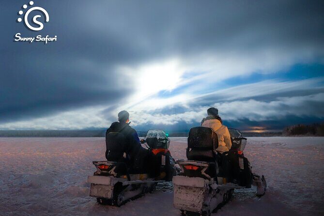 Snowmobile Safari into Arctic Wilderness - Gear that matters: staying warm without overheating