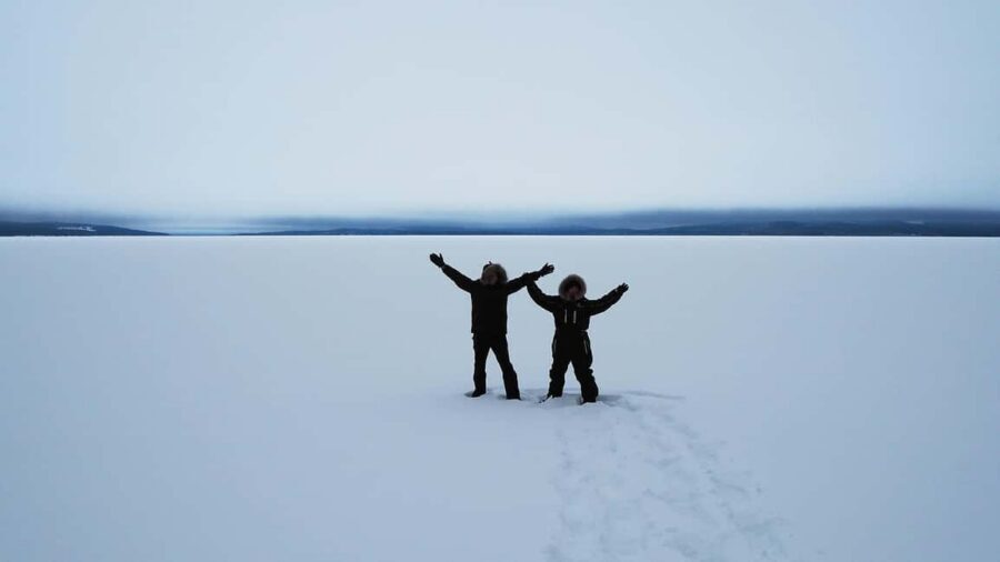 Snowshoe experience with traditional beverages in Lapland - The 3-hour rhythm: instruction, snowy walking, then fire picnic