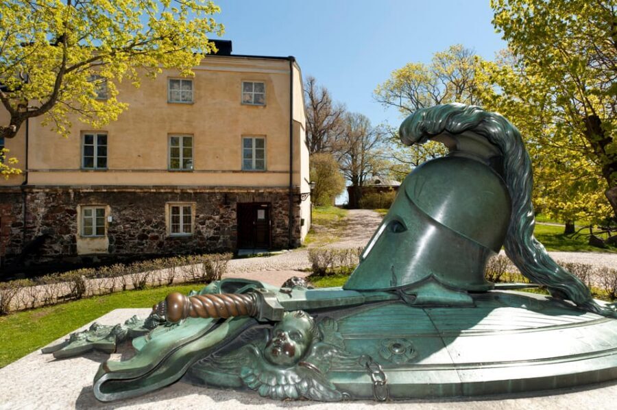 Suomenlinna: Guided Walking Tour with an Authorized Guide - Why a one-hour guide works so well on Suomenlinna