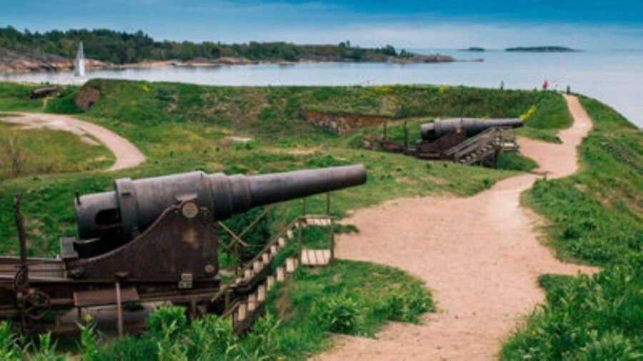 Suomenlinna: Private Tour with an Authorized Guide - Price and value: $227 for up to 10 is often a smart deal