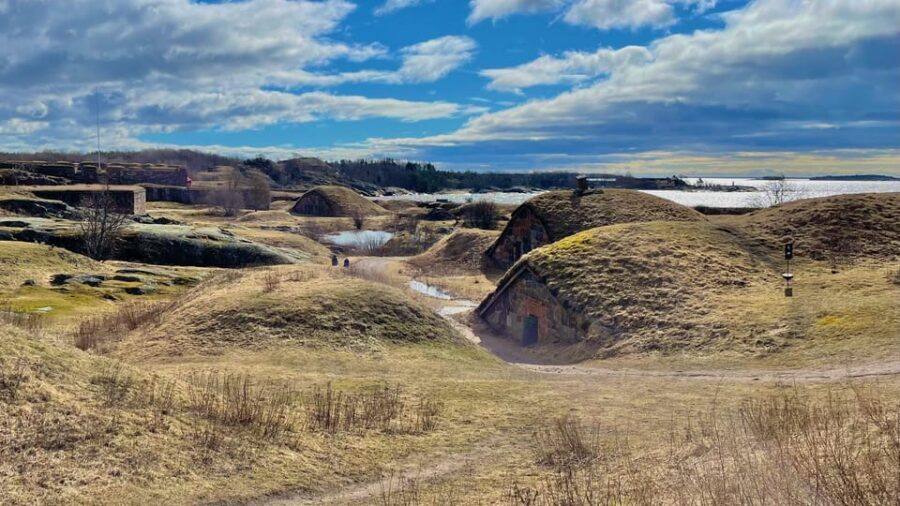 Suomenlinna tour in French with Doro - Why Suomenlinna on foot is the smart way to do it