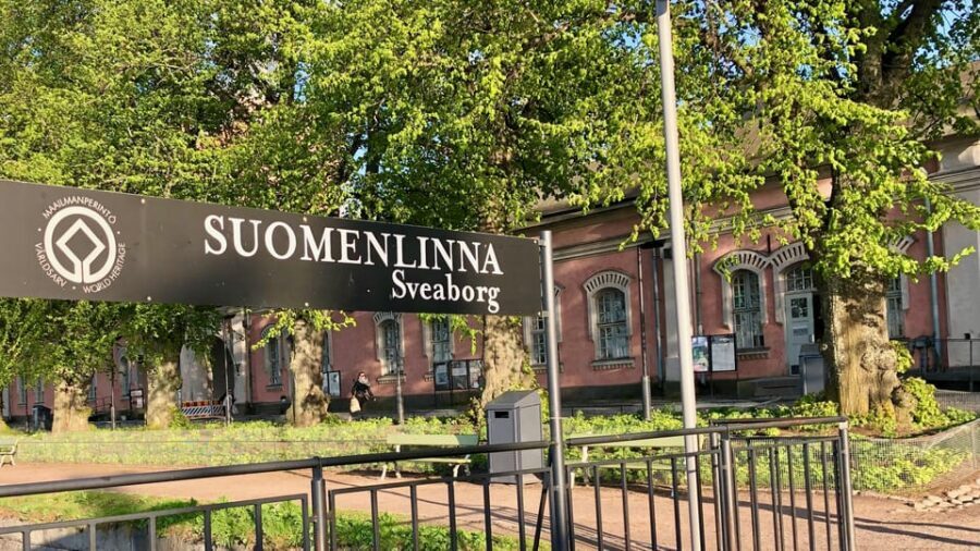 Suomenlinna tour in French with Doro - Stop-by-stop guide: what you’ll see and why it matters