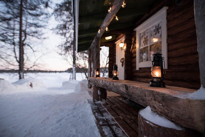 Traditional Lappish evening in the wilderness with dinner - Firing up a Finnish wood-burned sauna (and using it the right way)