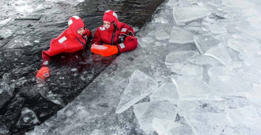 Ylläs: Lake Ylläsjärvi Ice-Floating Experience - The rescue suit system: warmth, buoyancy, and peace of mind